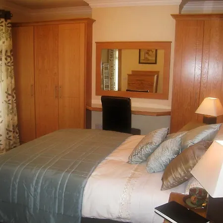 Achill House 4*